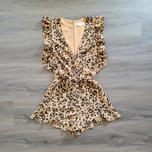 Lovers + Friends Tan Leopard Jill Romper Size Medium - Picture 4 of 14